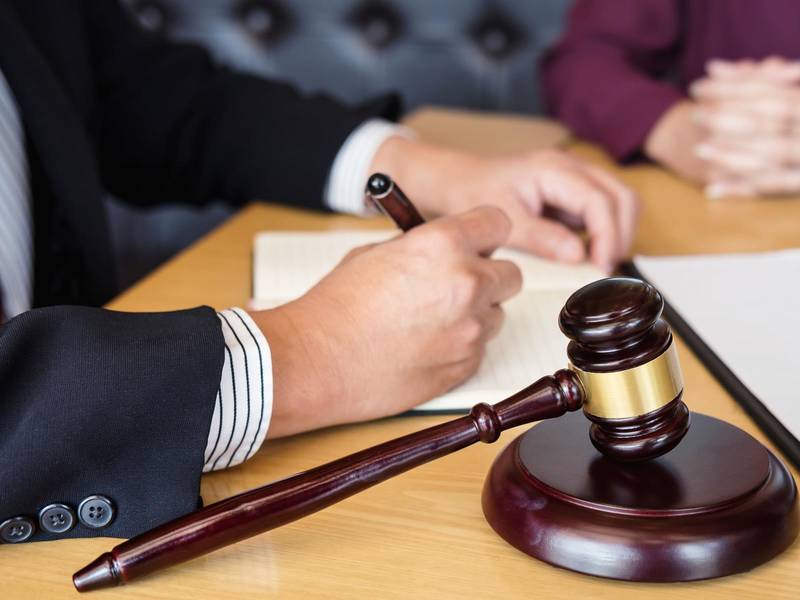 上海交通事故律师解析：车损保险理赔时效性探究